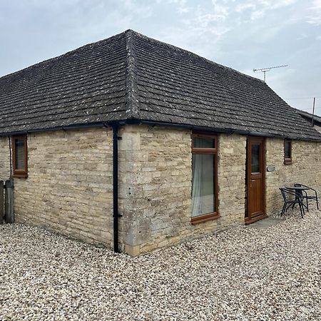 Tupenny Cottage, Old Mill Farm, Cotswold Water Park سيرنسيستر المظهر الخارجي الصورة