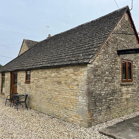 Tupenny Cottage, Old Mill Farm, Cotswold Water Park سيرنسيستر المظهر الخارجي الصورة