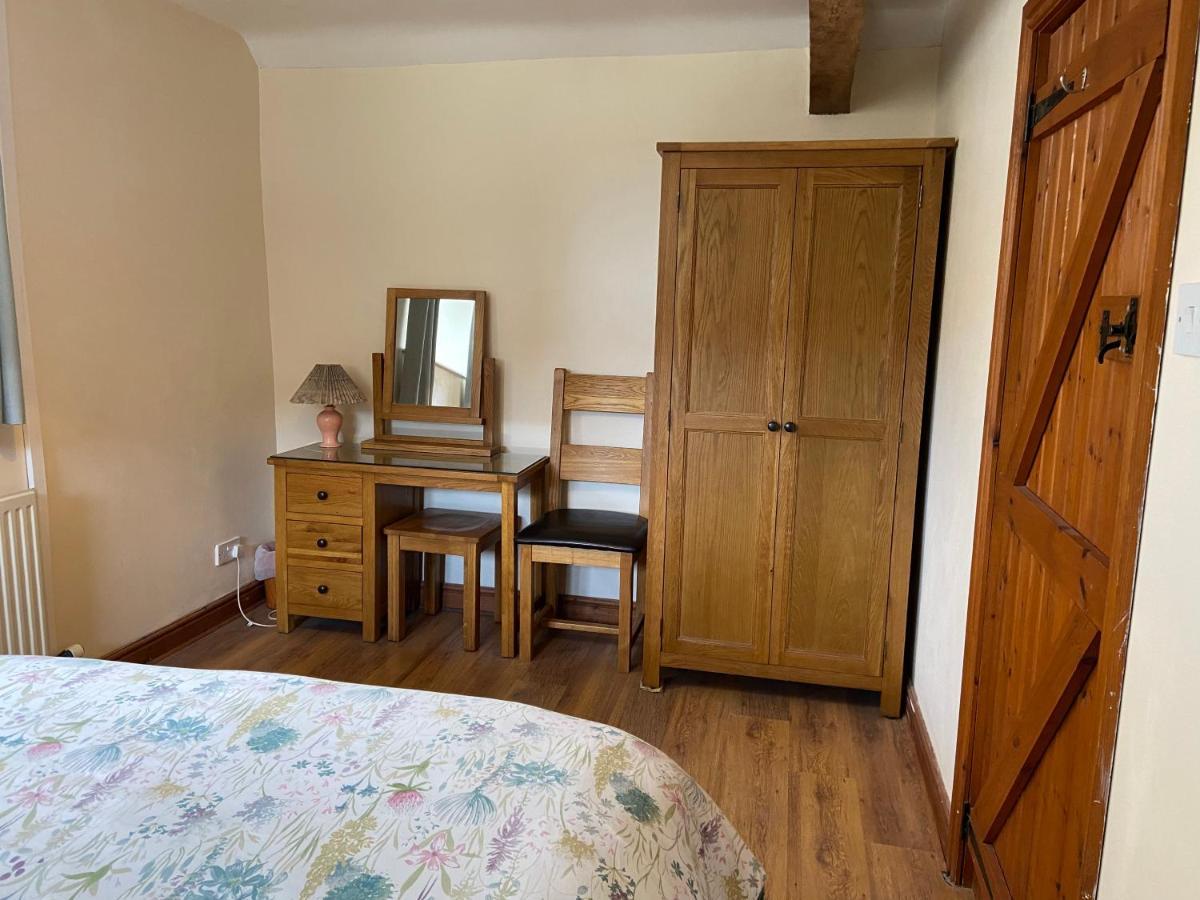 Tupenny Cottage, Old Mill Farm, Cotswold Water Park سيرنسيستر المظهر الخارجي الصورة